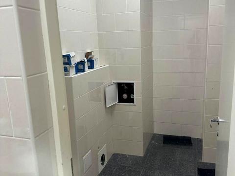 комерційна за адресою Анни Ахматовой, 46