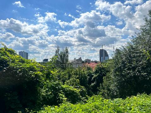 участок по адресу Добровольчих Батальйонів ул. (Панфіловців), 10