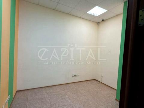 комерційна за адресою Раїси Окіпної вул., 7