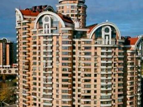 паркомісце за адресою Старонаводницька вул., 6-Б