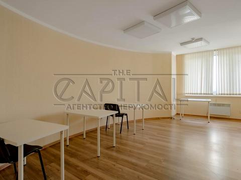 комерційна за адресою Жилянська вул., 101