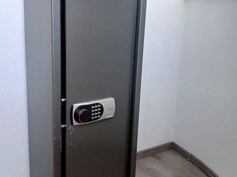 коммерческая по адресу Андрея Верхогляда ул. (Михайла Драгомирова), 2-А