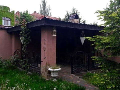 будинок за адресою провулок Дачний, 1