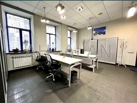 комерційна за адресою Микільсько-Ботанічна вул., 3