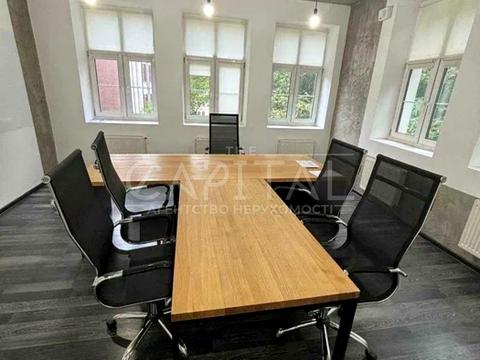 комерційна за адресою Воздвиженська вул., 45