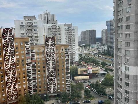 квартира за адресою Анни Ахматової вул., 45