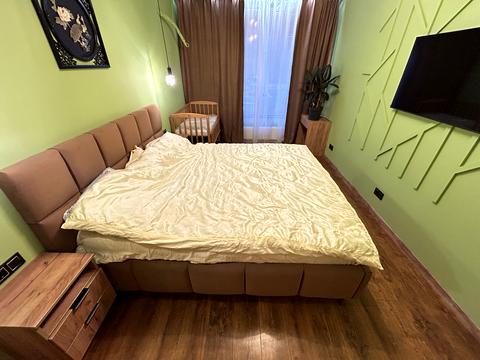 квартира за адресою Академіка Глушкова просп., 42