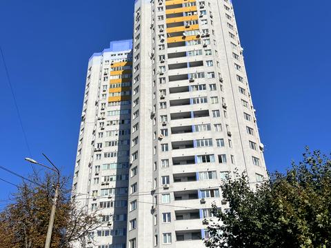 квартира за адресою Любомира Гузара просп. (Космонавта Комарова), 26
