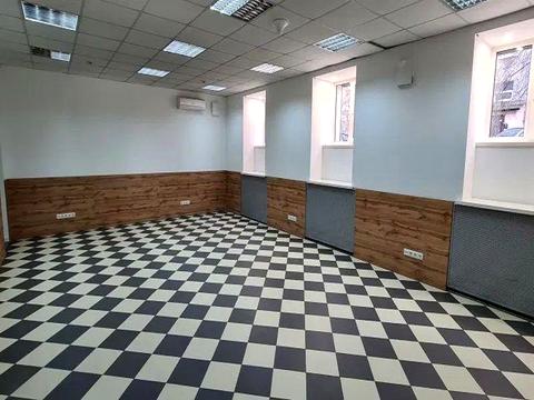 комерційна за адресою Оболонська вул., 9