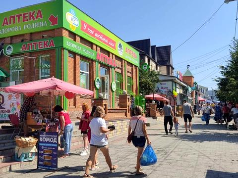 комерційна за адресою Першотравнева , 69