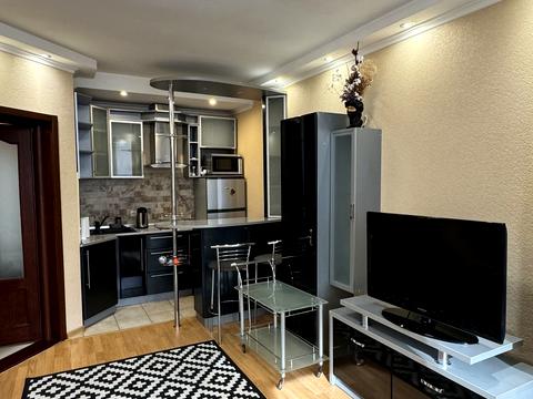 квартира за адресою Анни Ахматової вул., 35