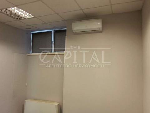 комерційна за адресою Антоновича вул. (Горького), 33В