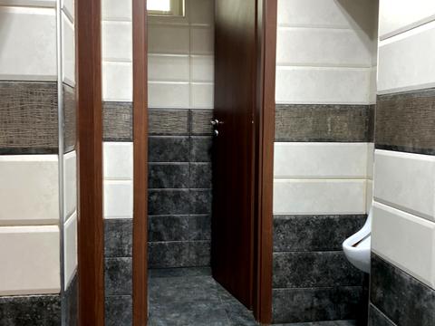 комерційна за адресою Незалежності вул., 18а