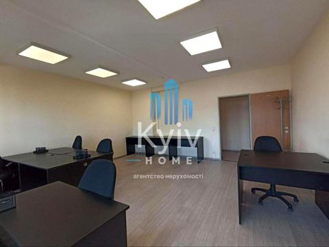 коммерческая по адресу вул. Велика Васильківська, 4б