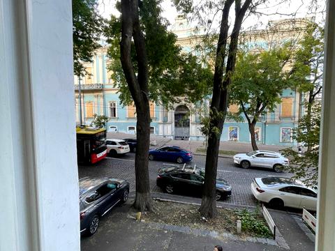 комерційна за адресою Грецька вул., 11