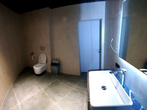 комерційна за адресою Степана Бандери просп. (Московський), 9 б