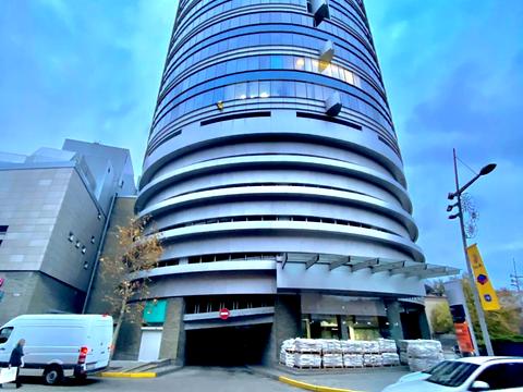 комерційна за адресою Королеви Єлизавети ІІ вул. (Глинки), 2