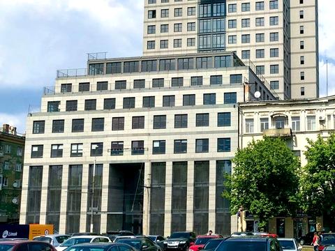 комерційна за адресою Дмитра Яворницького просп. (Карла Маркса), 72-Б