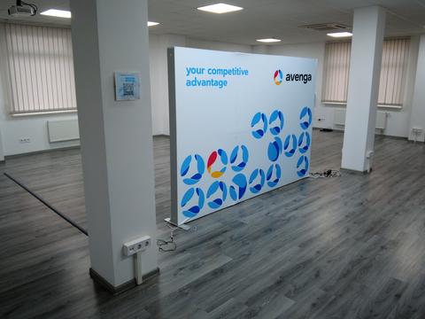 комерційна за адресою Кам'янецька вул., 1