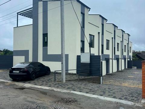 будинок за адресою 74-ї Стрілецької Дивізії вул.