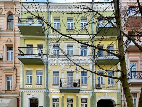 комерційна за адресою Івана Франка вул., 29