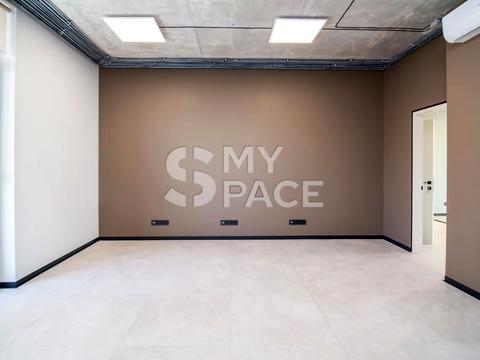 комерційна за адресою Джона Маккейна вул. (Івана Кудрі), 26