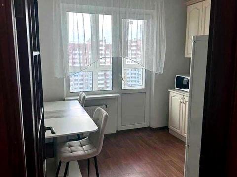 квартира за адресою Софії Русової вул., 7