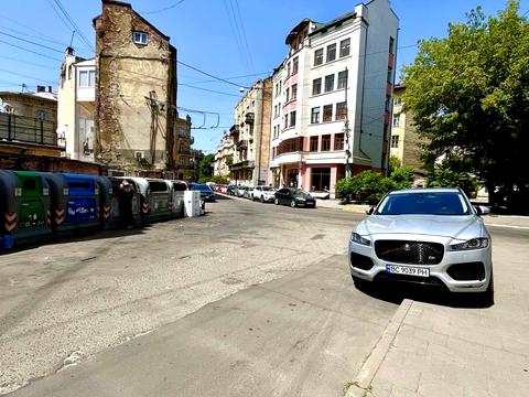 квартира по адресу Костомарова ул., 1