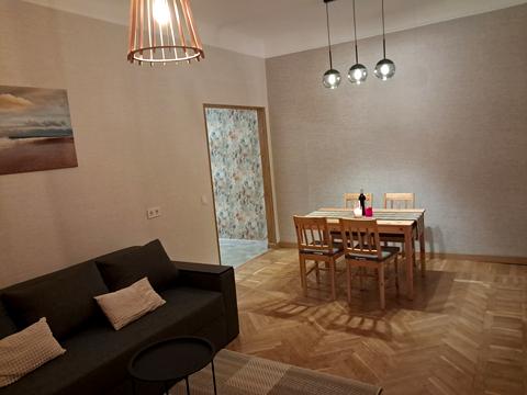 квартира за адресою Івана Світличного вул. (Петровського), 10