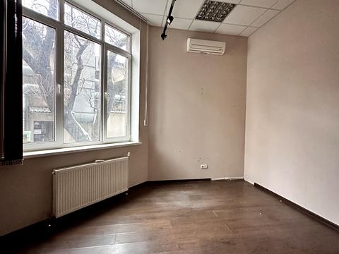 комерційна за адресою Кудрявський узвіз, 3-Б