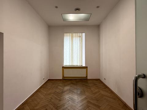 комерційна за адресою Преображенська вул., 15