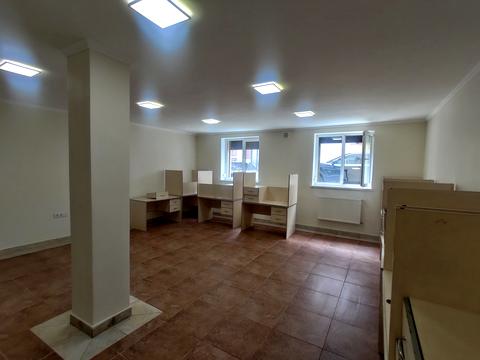 комерційна за адресою Героїв УПА вул., 73