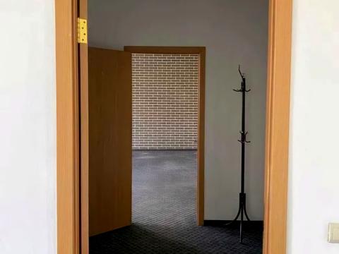 комерційна за адресою Стрийська вул., 98