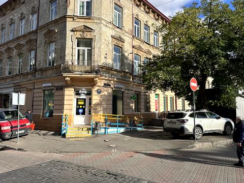 комерційна за адресою Юрія Федьковича вул., 21