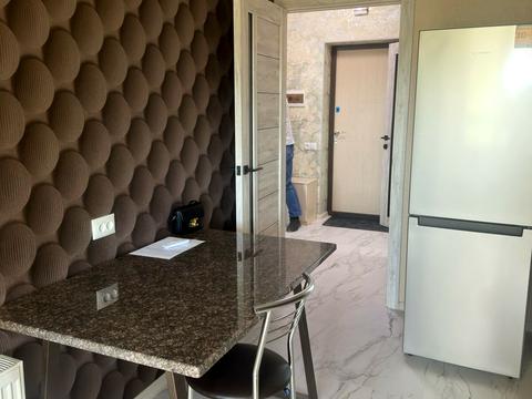 квартира за адресою Домбровського вул., 3
