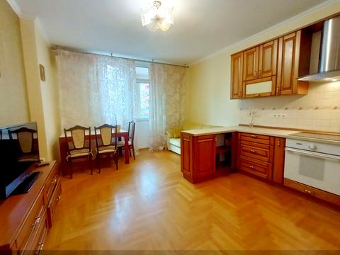 квартира за адресою Степана Рудницького вул. (Академіка Вільямса), 5