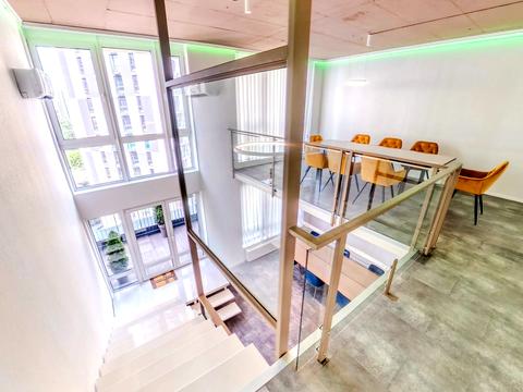 комерційна за адресою Зарічна вул., 6