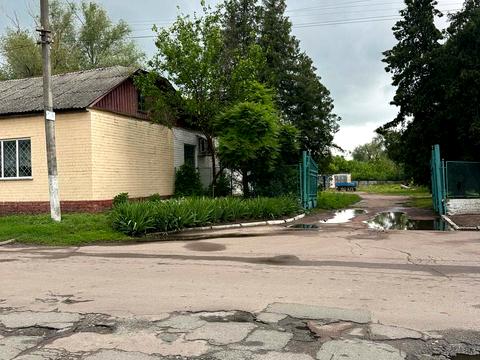 комерційна за адресою смт. Олишівка, Олішевка, 5а