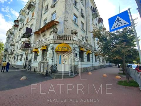 комерційна за адресою Київ, Братська вул., 10