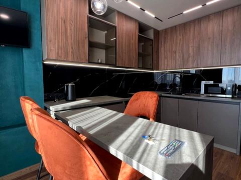 квартира за адресою Літературна вул., 10