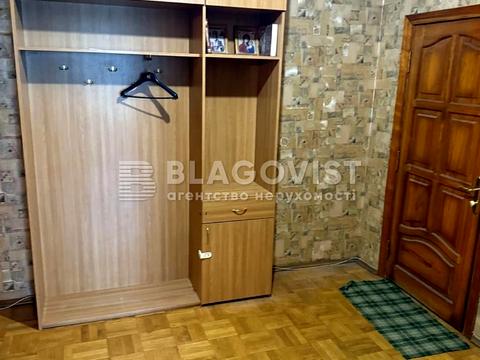 квартира за адресою Анни Ахматової вул., 15