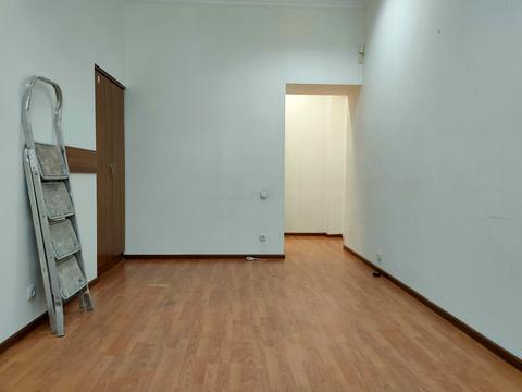 комерційна за адресою Троїцька вул., 7