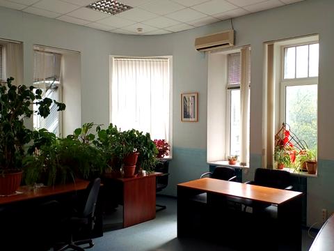 комерційна за адресою Володимира Моссаковського вул. (Клари Цеткін), 4