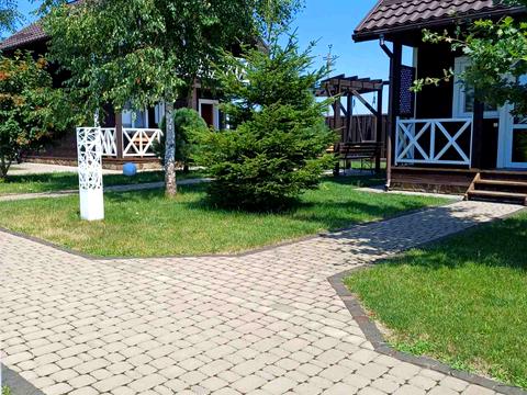 комерційна за адресою Незалежності вул., 8