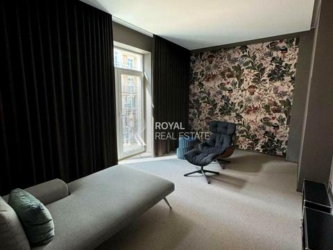 комерційна за адресою Новоселицька вул., 7