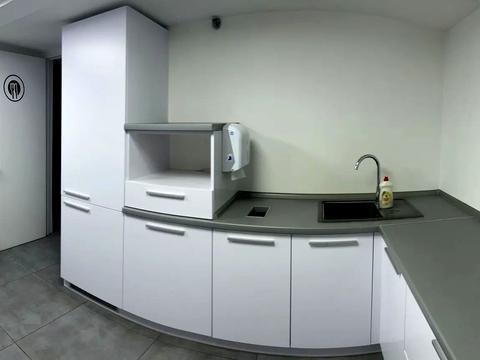 комерційна за адресою Саксаганського вул., 70