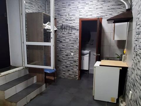 комерційна за адресою Семінарська вул., 11