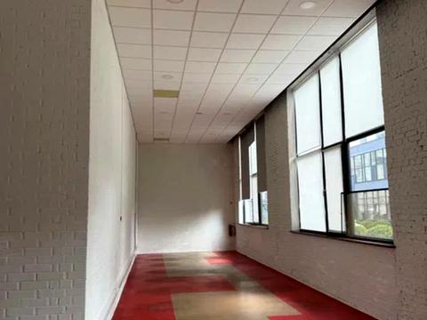 комерційна за адресою Польова вул., 21