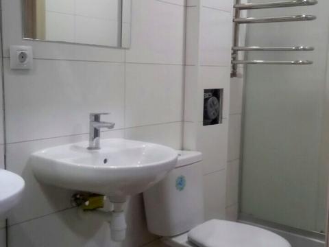 комерційна за адресою Руставелі вул., 31