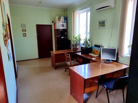 комерційна за адресою Пирогівський Шлях вул. (Червонопрапорна), 32